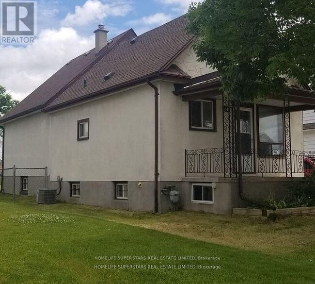 Photo - 5740 Desson Ave