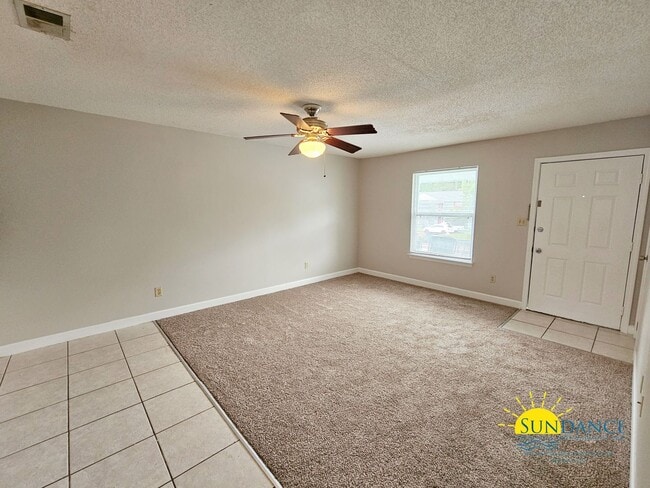 Photo - 515 Landview Dr