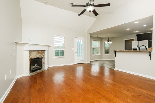 Photo - 3468 Avis Ln