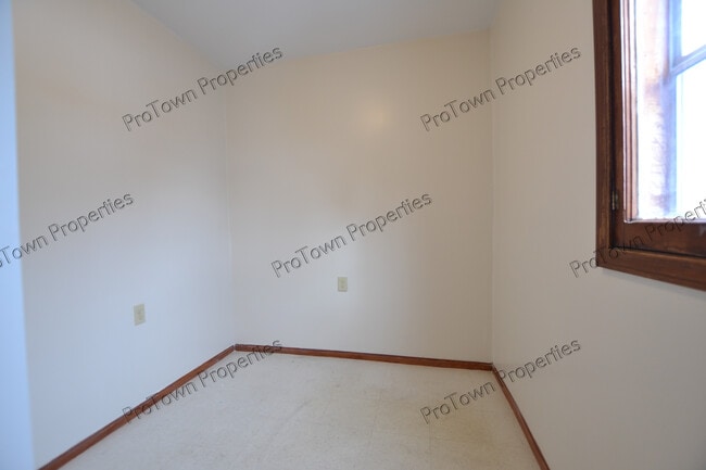 Photo - 116 S Briggs St