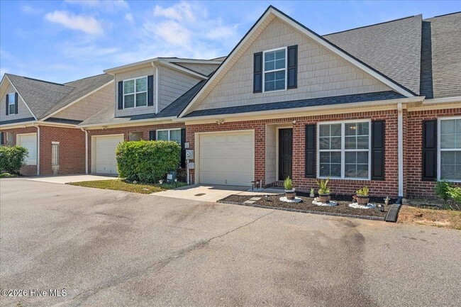 Photo - 119 Grove Landing Ct