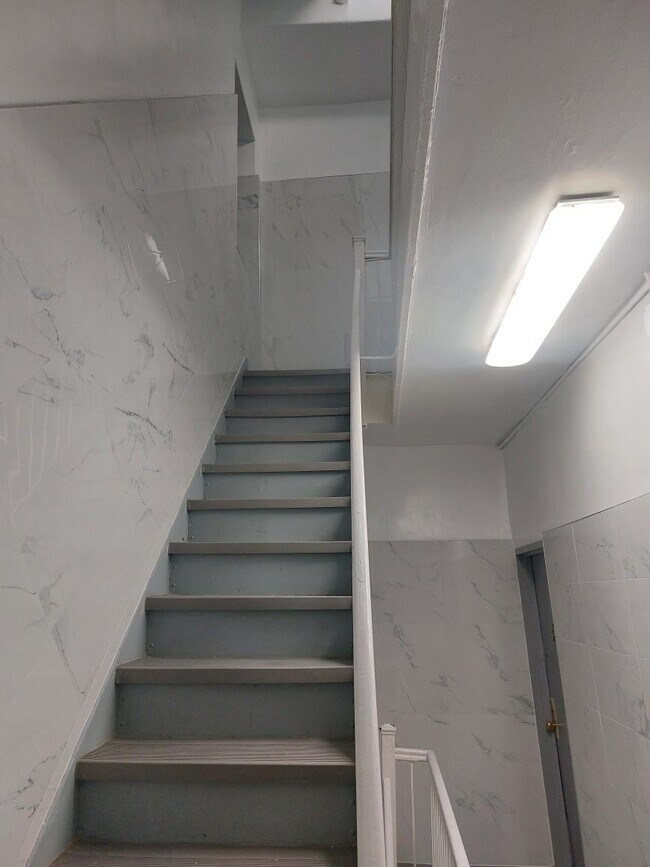 Photo - 753 E 6th St Unidad 6