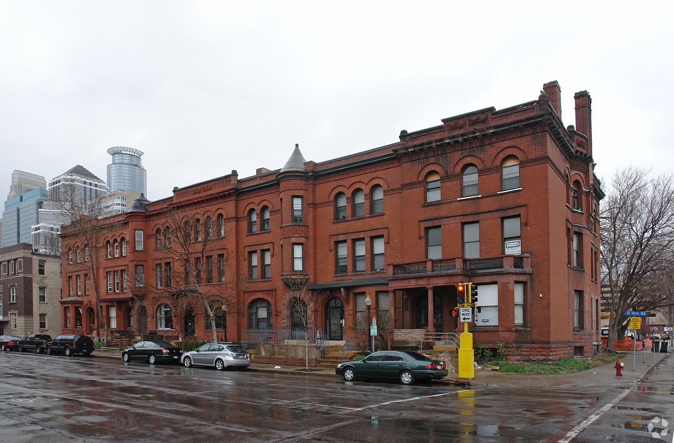 9th St Historic Brownstones - 9th St Historic Brownstones Apartments