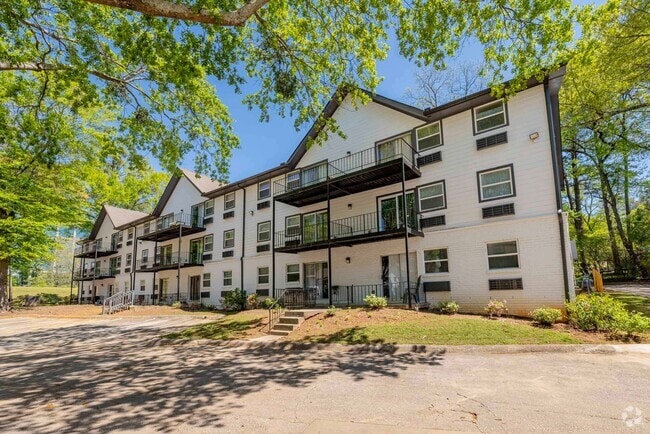 Building Photo - Spacious Apts - Excellent Tucker Location Unit 2006-04