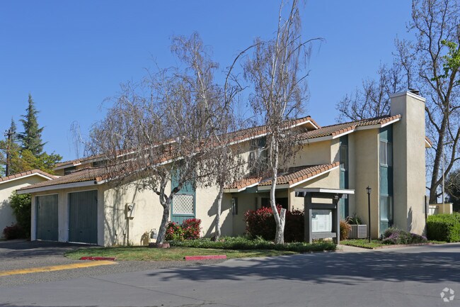 Photo - Laguna Knolls