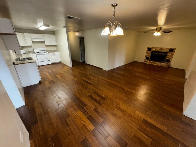 Building Photo - 286 W Kino St Rental