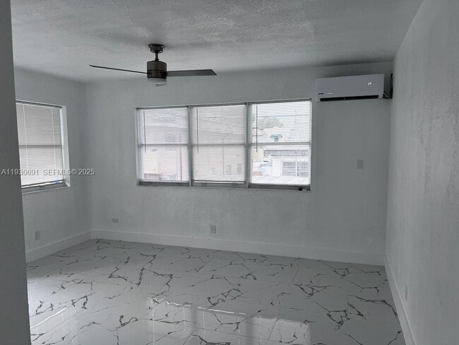 Photo - 1131 SW 7th St Unidad 3