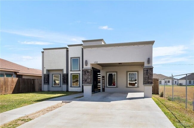 Building Photo - 21 Middle St