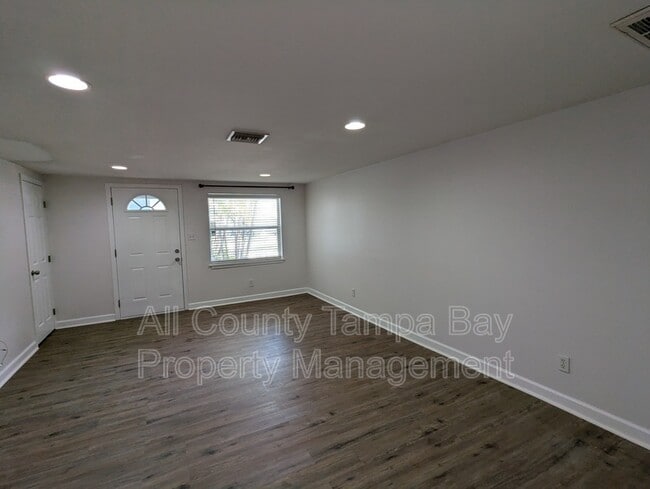 Photo - 3146 Downing St Unit B