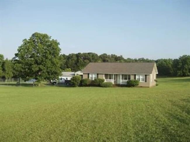 Photo - 3/2 Available Now