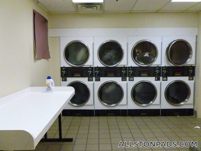 Photo - 1110 Commonwealth Ave Unidad 512