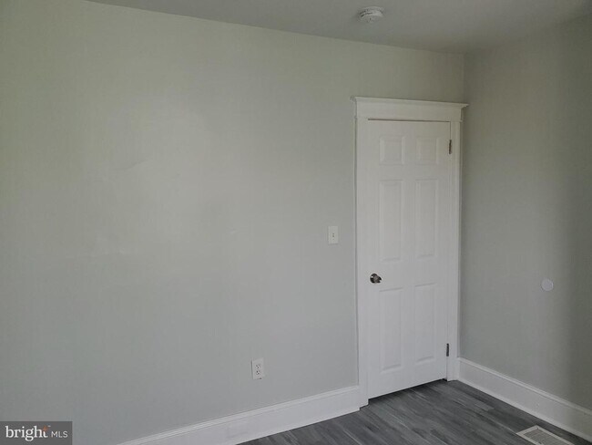 Photo - 3050 Memphis St