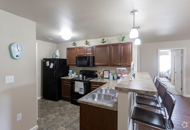 4BR, 4BA - 1696 SF