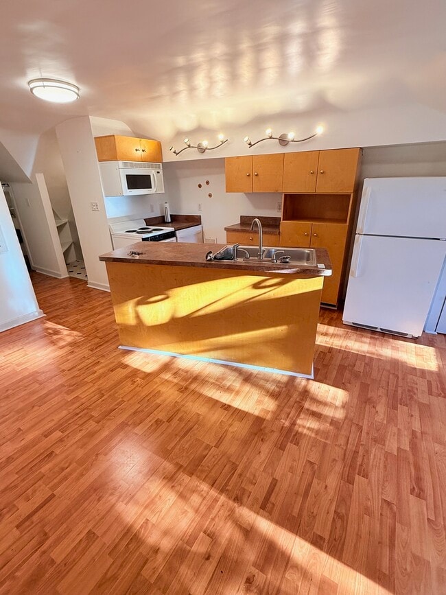 Photo - 801 Rubel Ave Unit 3f