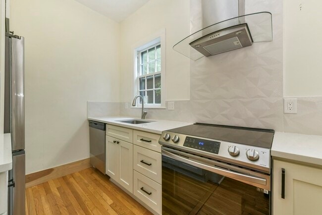Photo - 10 Shepard St Unit 3