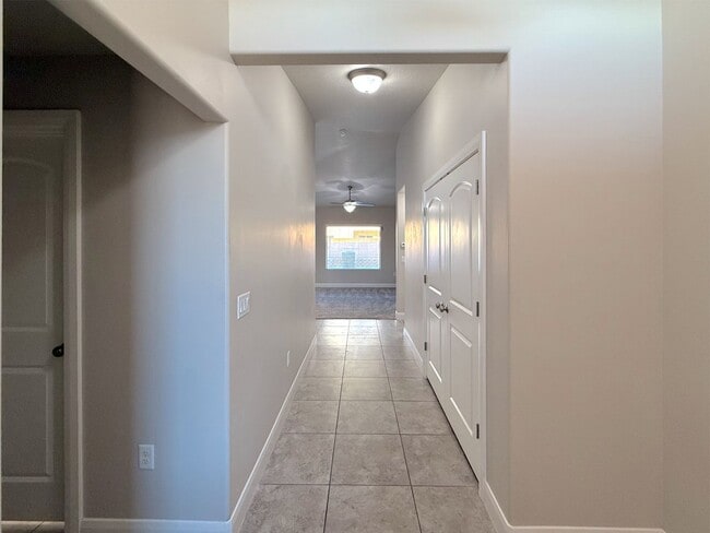 Photo - 3 bed, 2 bath home with 2 car garage