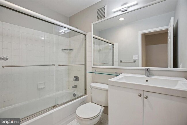 Photo - 1620 Beekman Pl NW Unit D