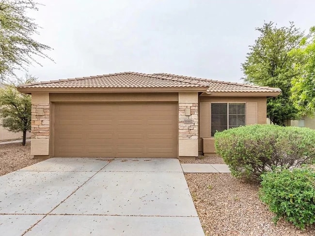 Front House - 4040 S Summer Ct