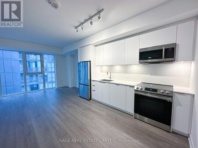 Photo - 357 King St W Unit 2009