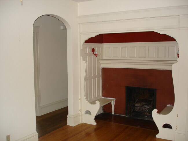 Photo - 1811 E 2nd St Apartments Unit Lower