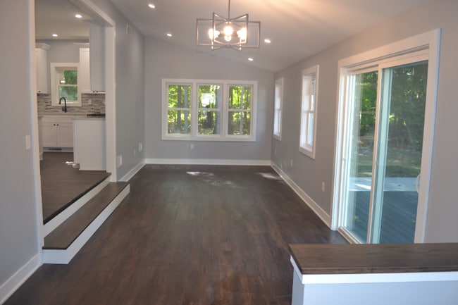 Photo - 5581 E Main St