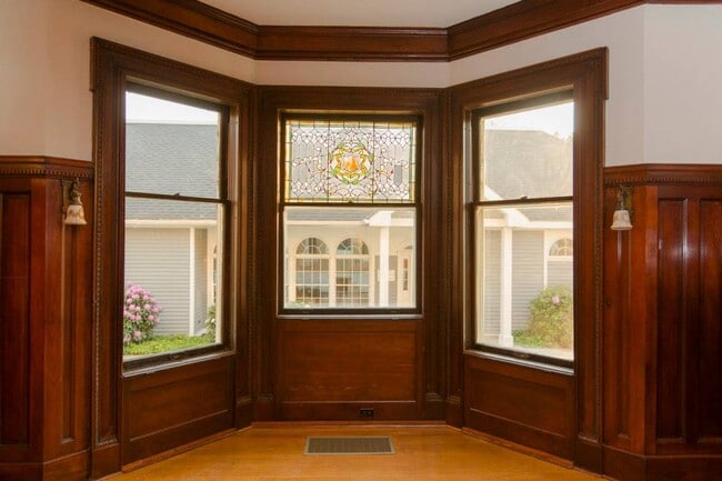 Sala de estar - 378 W Church St Unidad 1