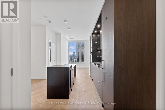 Photo - 11 Yorkville Ave Unit 2907