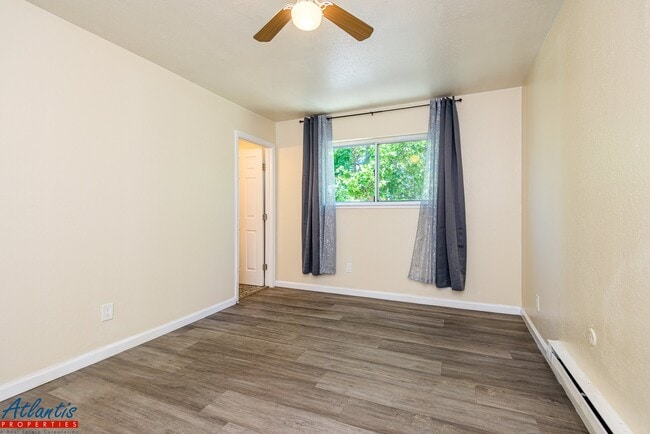 Photo - 439 S 4th St Unidad 25