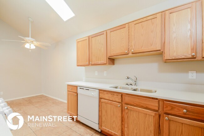 Photo - 185 W Virginia St