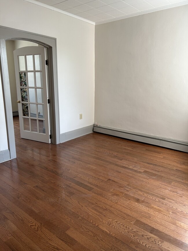 Living Room - 141 Franklin Ave Unit #2