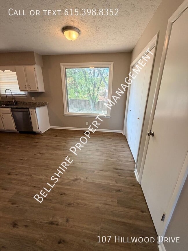 107 Hillwood Dr