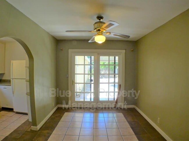 Photo - 1187 Hobart St