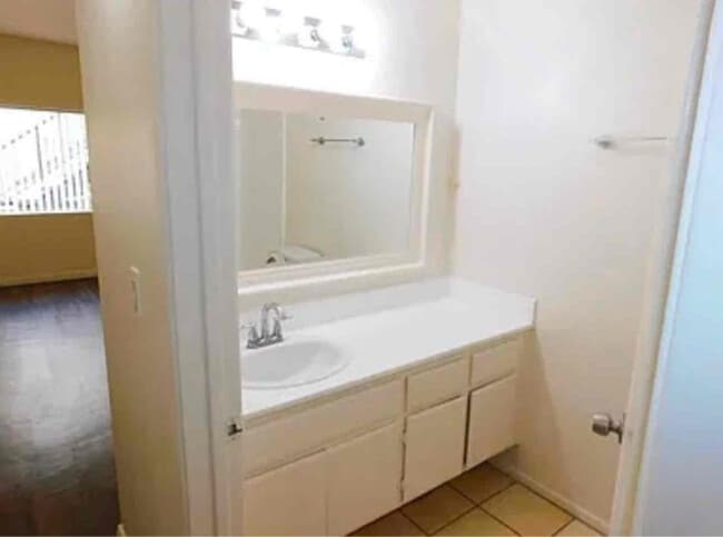 Photo - 14805 Magnolia Blvd Unit 102