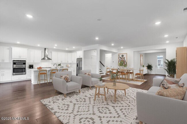 Photo - 122 Woolley Ct