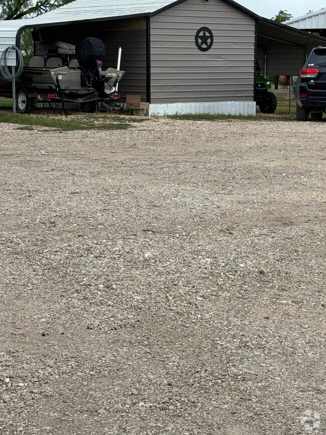 Building Photo - 450 Sun Prairie Trail Rental