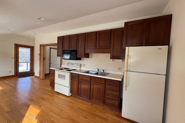 Photo - 109 Lake Ave