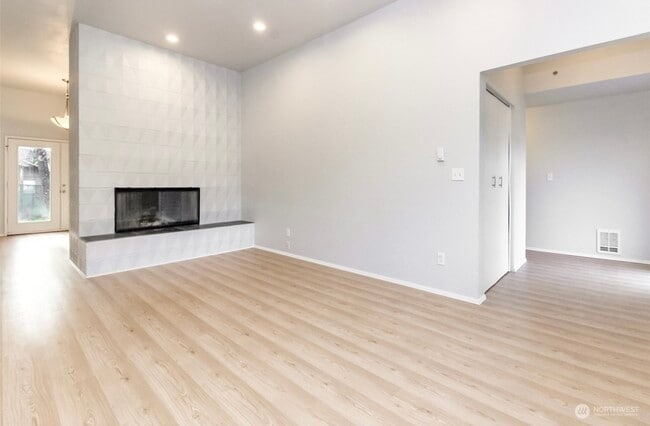 Photo - 10914 108th St SW