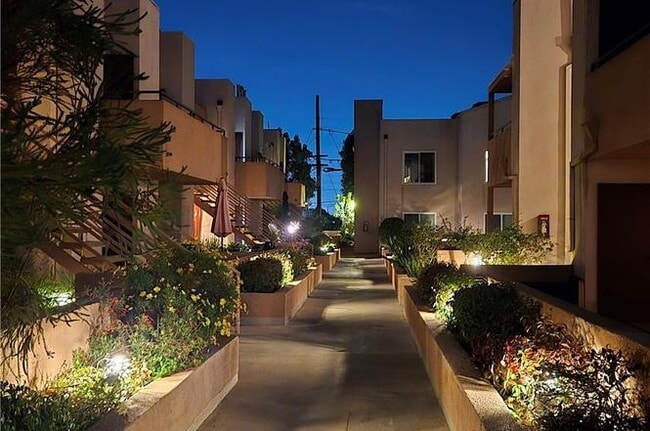 Photo - 16700 Yukon Ave