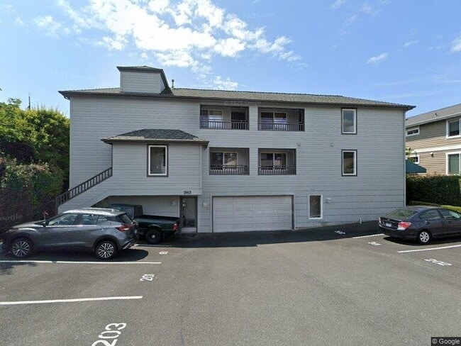 Building Photo - 263 4th Ave S Unit 201