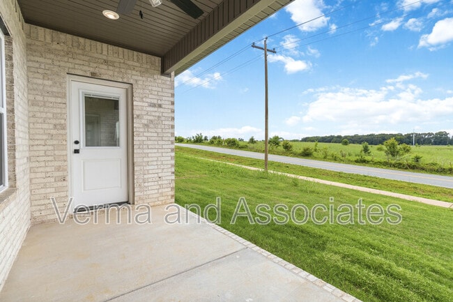 Photo - 920 Trestle Ln