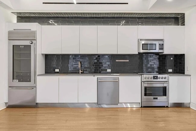 Photo - 640 Broadway Unit 4B