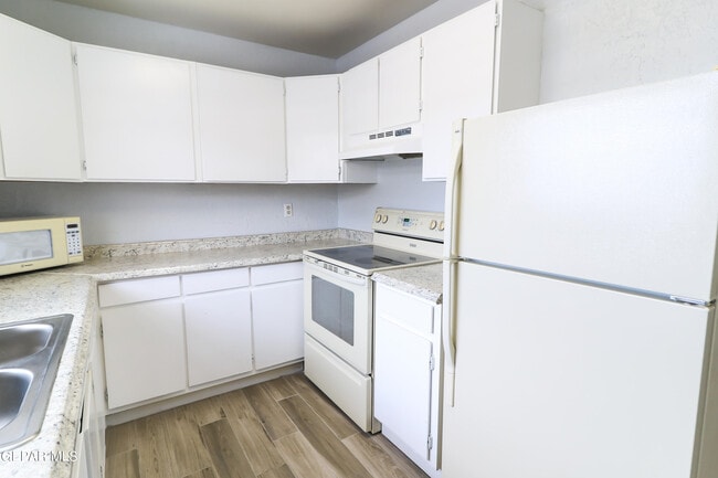 Photo - 4800 N Stanton St Unit 183