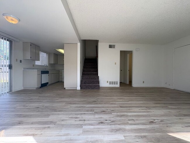 Photo - 276 Camellia Way Unidad 276