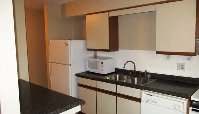 Photo - 304 Lindell Dr