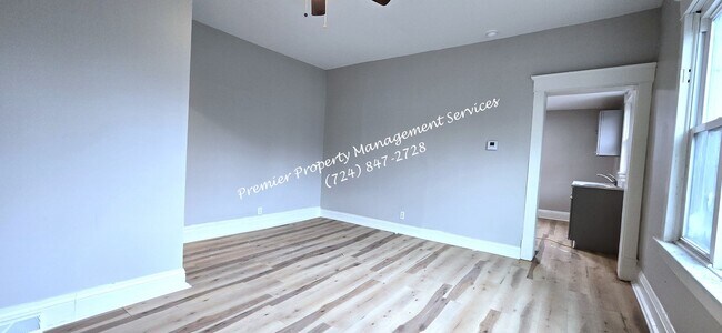 Photo - 1429 Hall Ave Unit 102