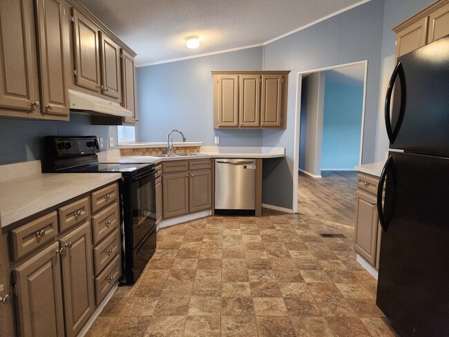 Photo - 1625 Main St