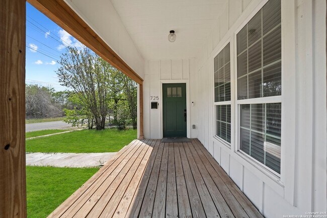 Photo - 725 Westfall Ave