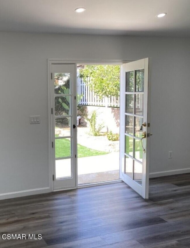 Photo - 845 La Grange Ave