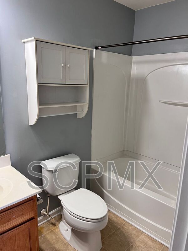 Photo - 3437 Broadwick St