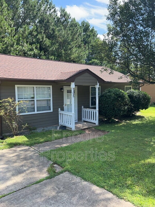 Building Photo - 705 Piper St